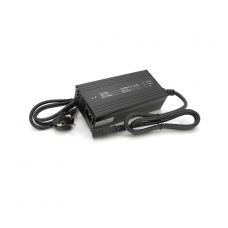 Зарядний пристрій для акумуляторів Li-ion 12V(12,6V),3S,15A,штекер Triangle plug (T-tipe / IEC / C13 N+L-), LED-індикація, 137x90x50mm